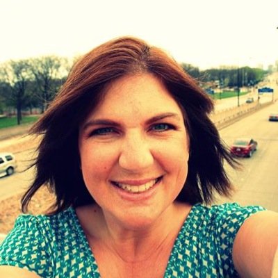 Licenciada en administración de empresas, sigo la ideologia de MORENA.