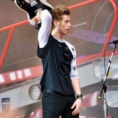 Basically.. @Luke5sos
