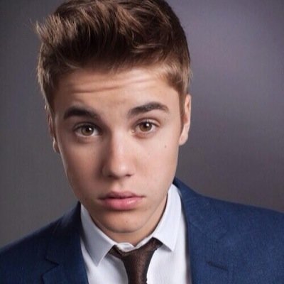 ☾ I'm in love with this canadian boy who started with a guitar. ♡