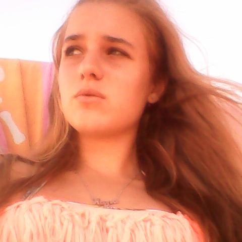 Hello there i'm Naya, i'm a greek #belieber and i want my kidrauhl to Greece! Always here for you @justinbieber