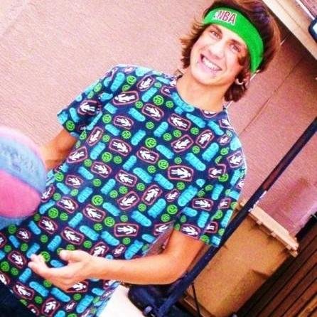 kirbstomp12345's profile picture. I pork @deedsforthewin in the butt on Tuesdays.