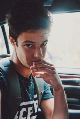 all love for @camerondallas
