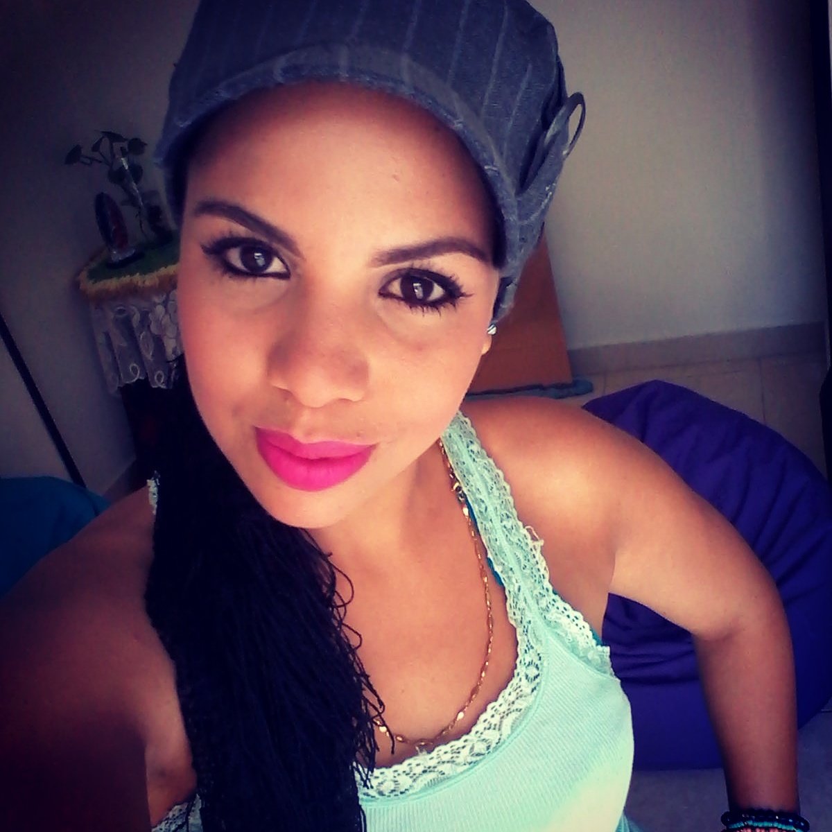 Siendo feliz.