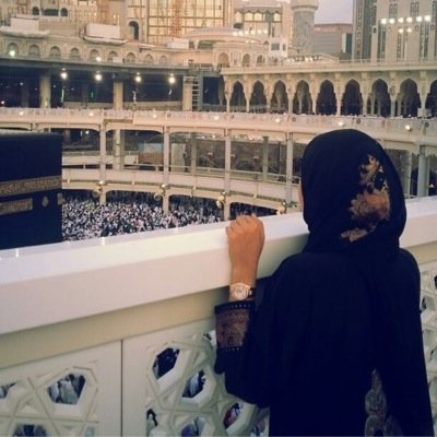 رَبِّ ٱجْعَلْنِى مُقِيمَ ٱلصَّلَوٰةِ وَمِن ذُرِّيَّتِى ۚ رَبَّنَا وَتَقَبَّلْ دُعَآءِ