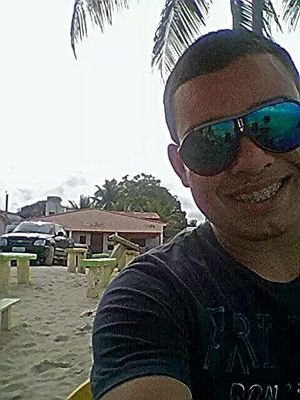 Estudante de educação física. Pernambucano.