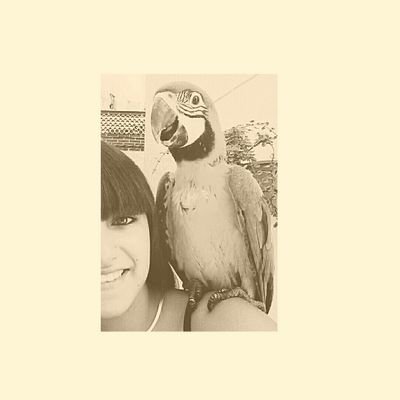 fumarn0s_'s profile picture. 《Una persona se vuelve fría por la cantidad de cosas que le queman por dentro.》