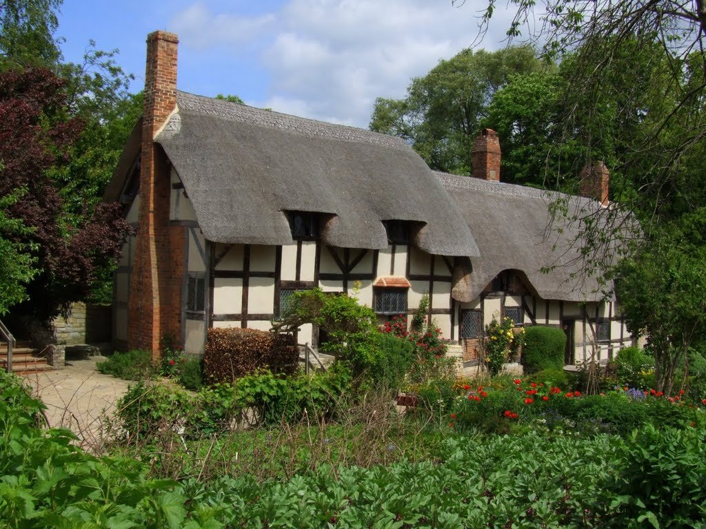 bespokesona's profile picture. Bespoke Stratford - a unique tailor made Stratford upon Avon experience