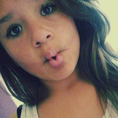 Amo  pessoas verdadeiras,,,,amo  come pizza lasanha ....pao etc..........