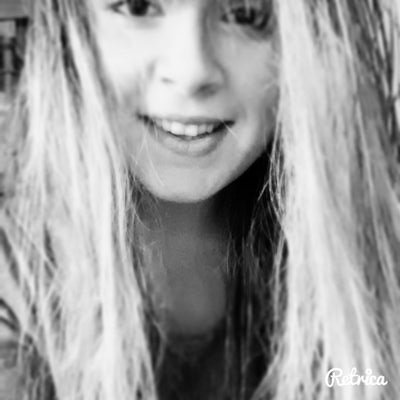 Celinedeschodt's profile picture. Il n'y a pas de réussites faciles, ni d'échecs définitifs.