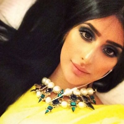تاجرة ماركات طبق الاصل تماما