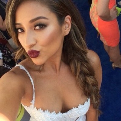 oii amor você pode ajudar minha amiga?da RT aqui pra mim https://t.co/QETNLOHkxK e marca a @allybrooke , obrigada vc é incrivel