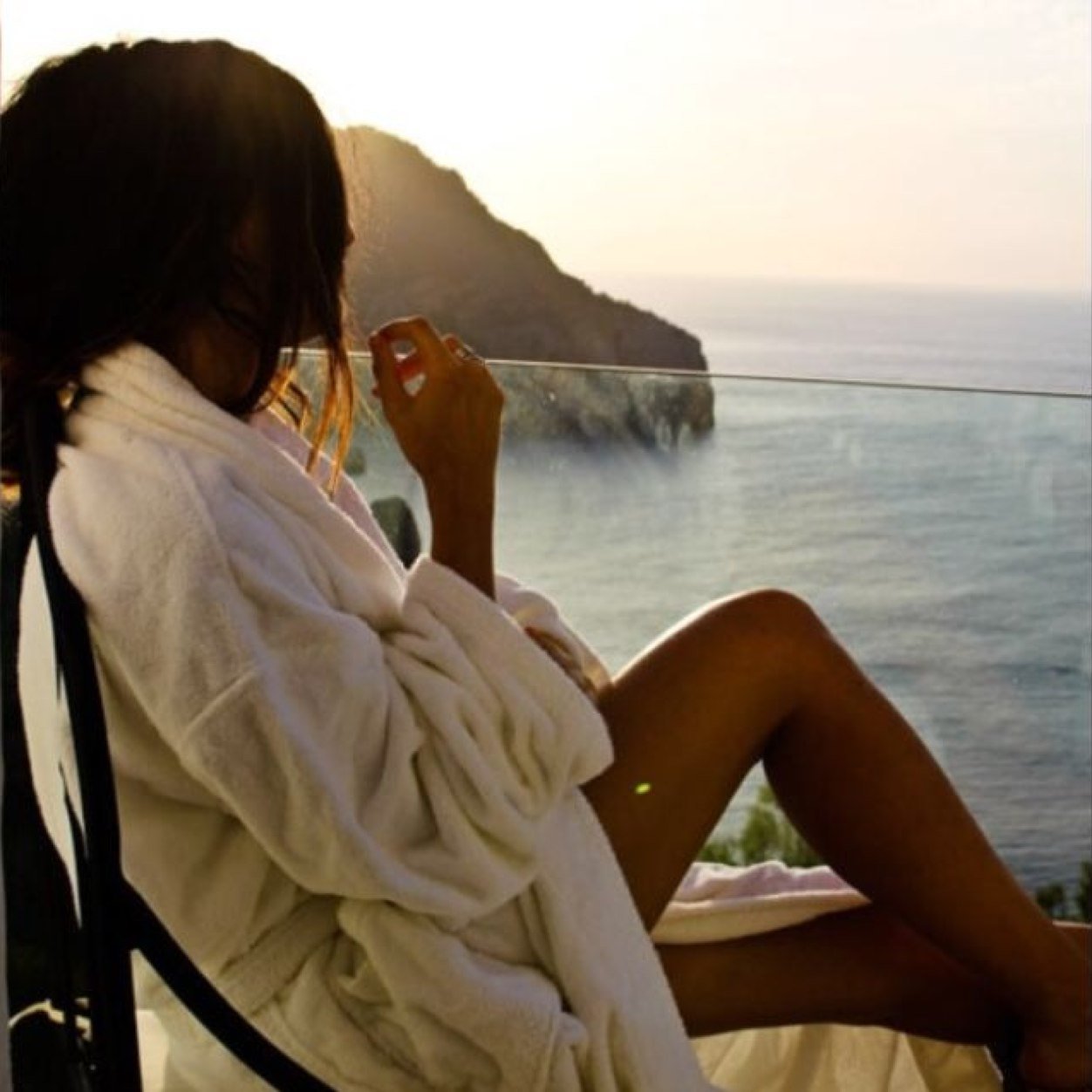 marituri93's profile picture. Puedes dejar tus cosas aquí, entre los años que te busqué y los que te pienso seguir encontrando.