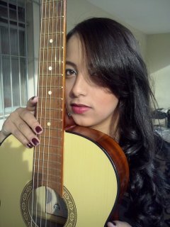 21 anos,Cantora e compositora. Instagram:@le_silvaoficial Fanpage:Leticia Seguee aee :)