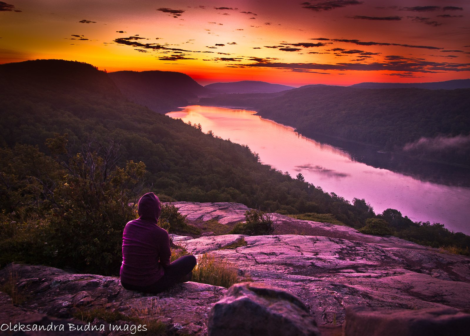 Settler on Turtle Island, rooted wanderer, eternal wonderer, in love with nature, always in search of beauty and stories