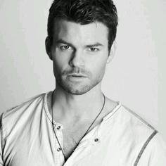 How do I let go when you dwell in the shadows of my heart? 21+ RP {Current SL  partner is @0riginalPetrova.}