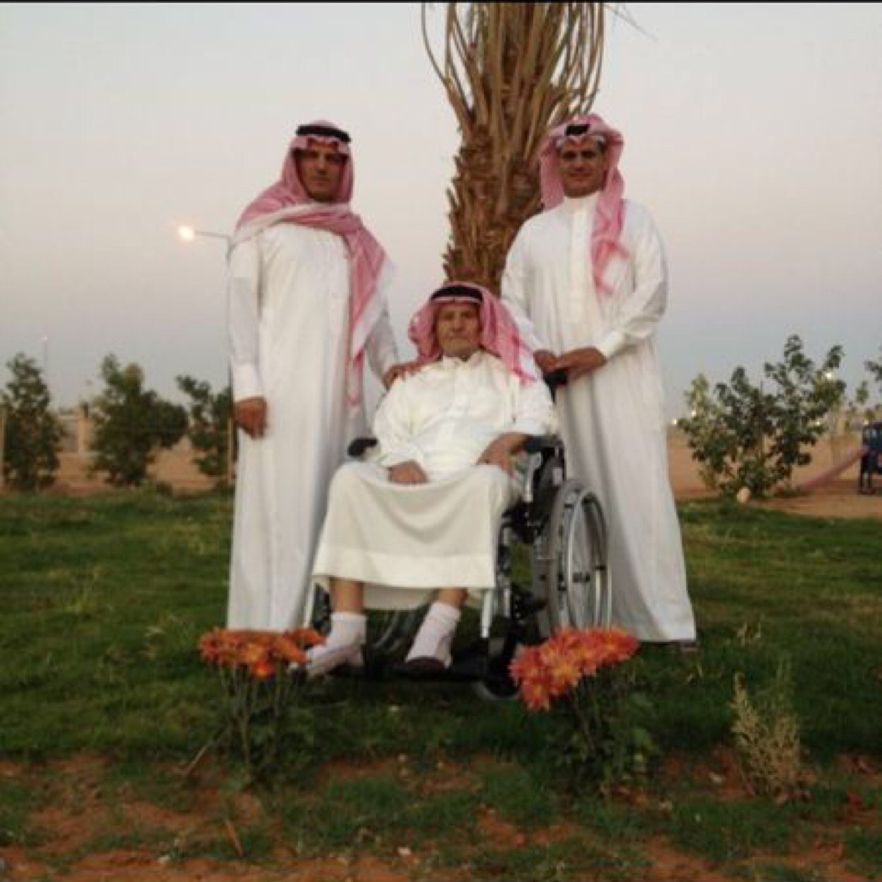 أصعب اشتياق أن تشتاق لأحد لن تراه أبداً ولن يأتي مثله أبداً .ولن يعوض مكانه أحدا  رحمت الله علي من فقدناهم رحمتاً تنزلهم الفردوس الاعلي