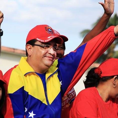 Abogado(UCV), militante activo del Psuv, Ex Alcalde del Municipio Tinaco del estado Cojedes por el Psuv, Ex-Diputado regional del Psuv.