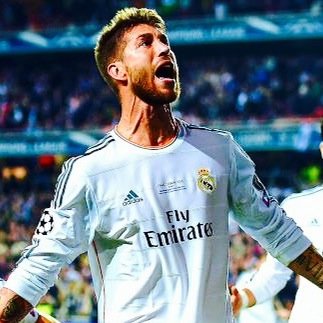 Madridista desde os 9 anos, tenho muito orgulho de torcer para o maior e melhor time da historia, não sou muito fã de futebol brasileiro mas assisto as vezes