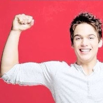 Chegam pra mim e perguntam do que eu sou fã. Eu falo teen wolf e os boe la da magcon. Ja nem precisam perguntar se sou gay...