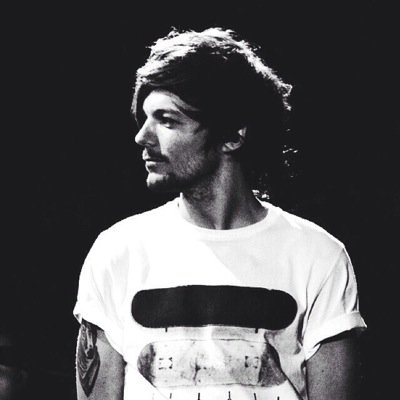 PLEASE follow @blamingashton she will follow back if you just ask. :) xx