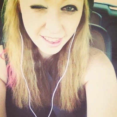 Hey my name is miranda i am a country girl, skatergirl