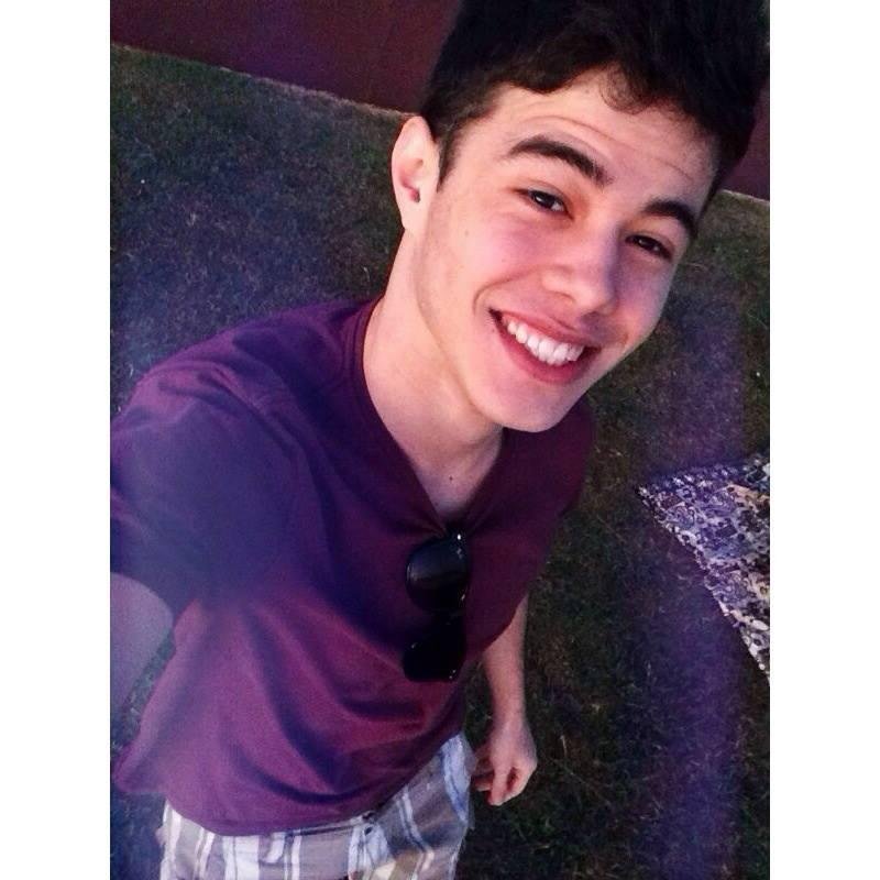 Te ver e não te querer é improvável, é impossível Eu te amo @gusrochaa minha vidaa ♥  19/08 02h27 Principe ♔♥