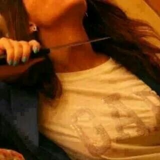 ‏‏‏‏ممثله مصريه بس لسه ف البدايه وبحب نفسي جدآ وبحترمها