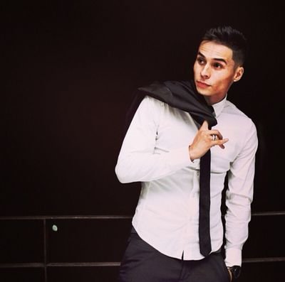 Club de fans de @REYKON  El lider ♡