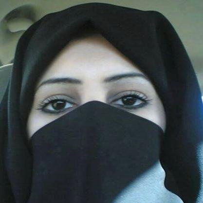 أنا مليونيرة سعودية أعرض 3 ملايين دولار لمن يتزوجني عمري 34 سنة ,إنني في الوقت الحالي أفكر بالزواج، ويعدّ الهاجس الأول بالنسبة لي، 
اتصلو بي
