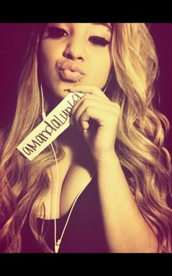 Gamer girl. I like guys and girls