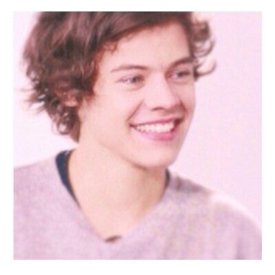I'm pretty sure Harry thinks you're cute as a button || please follow @perks0f1d