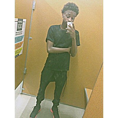 17 | Kik TrapVibez | Vibe with me $ |.