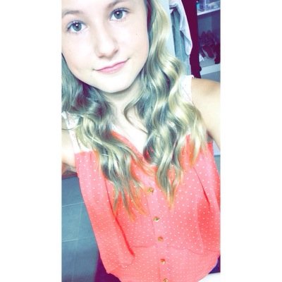 IsabelleVanDenM's profile picture. ✌️