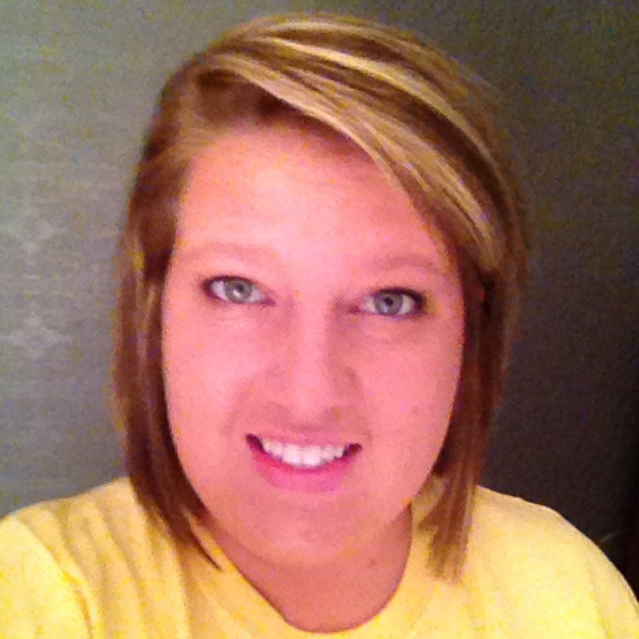 SanshellT's profile picture. I am 22 years old.. I am Married and have a Beautiful little girl who is my world