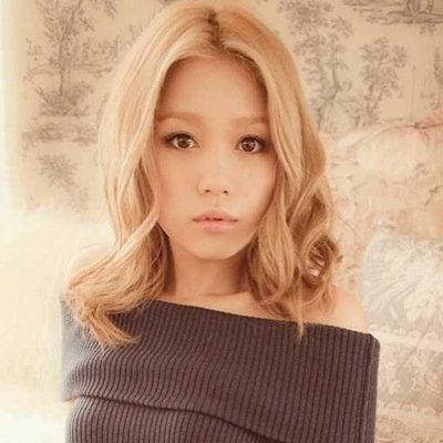 西野カナbot So I Ll Be There 笑顔がよく似合う あなたはどんな人にも 愛される人だから 泣かないで顔上げて 胸はって自分に 自信持っていいんだよ I Ll Be There 西野カナ Kana Nishino