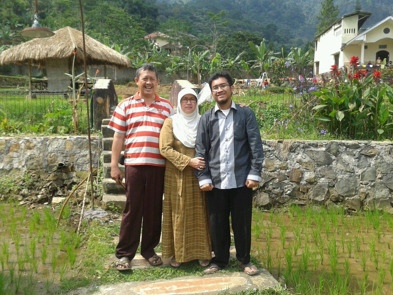 AAdiqy's profile picture. JOMBLO aja banyak dosa, apalagi PACARAN?? mari kita instrospeksi diri dan banyak beristighfar :)