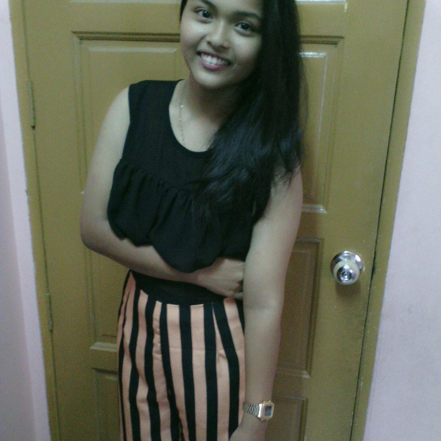 Hye and aslamualaikum , I'm Che Nurul Farhana :) , 15 I APRIL I 1998 , Taken By Muhammad Azreen , Wcid - Nanaf82 ツ