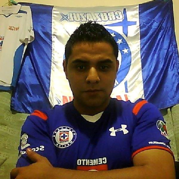 Licenciado en Derecho... Apasionado de la mejor serie Smallville Superman... Fan de mi compadre @pedro_fer ... #SoyDeSangreAzul #LealtadAzul