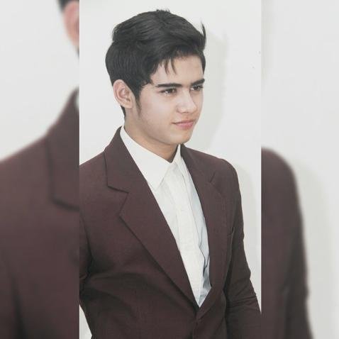 Aliando Syarief on Twitter: "ini kayak foto prewedding tema Rock n Roll