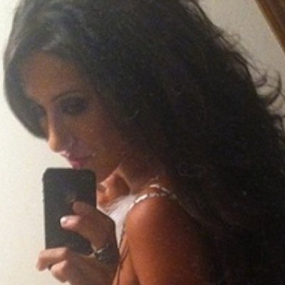 Im Nikki! I love chatting and making people cum with pleasure from the sound of my voice.