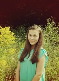 I go to school I like to listen music   I am cheerful and kind.I can sing)