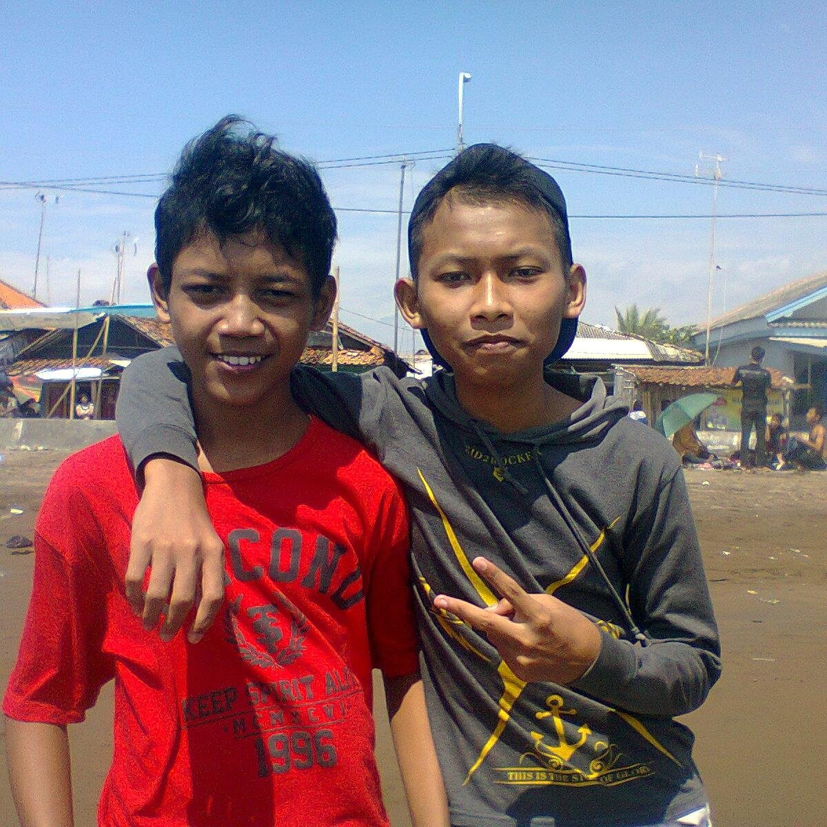 Khafidh_Chelsea's profile picture. My Favorit Is Jkt48, Chelsea, Shiroihana, System Of A Down, Avenged Sevenfold
Follow ME... !!!