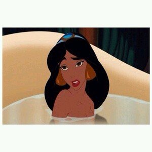 EllaMilanova's profile picture. 