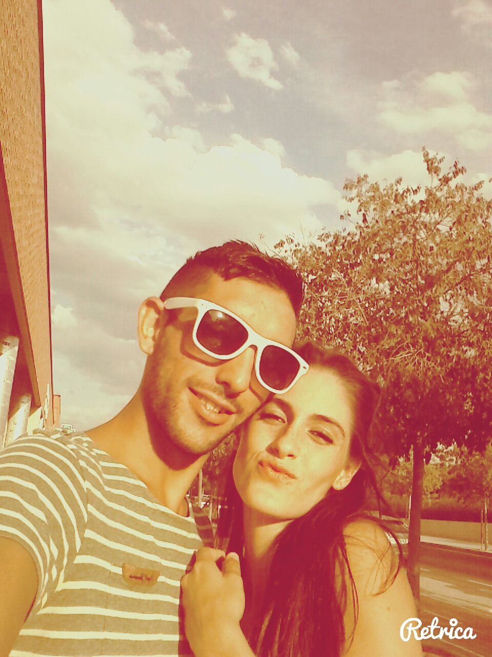 Enamoradíísima de mi Cari ya 3 añitos con el y lo que nos quedan ! Teamo vida mia :3