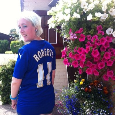 my name is billie louise fullwood im 25 years old birthday may 15  / 05 / 1989 chesterfield fc my boy is amazing one gary roberts xxxx :) and liverpool fc