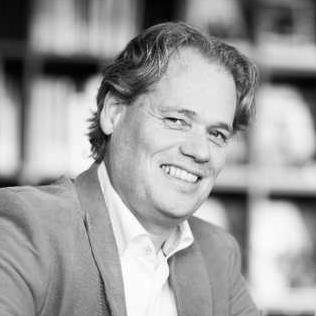 | media | journalistiek |innovatie | alternatieve muziek | reizen | Am. literatuur | fietsen | fotografie