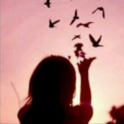 ‏(طموحة المجد أنا ) ألحن الحياة بتفاؤل وإصرار
 فلاشئ مستحيل ومعي ربي ..خواطري بها حرفي 
 .. أومن بأن الدعاء يجعل من الأمنيات المعلقه واقعا.. jeddah