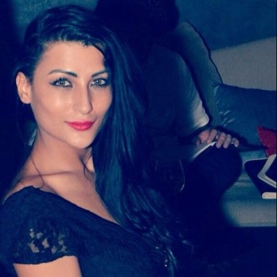 في ليل كل المدن
 ثمة منسيون
 يمشون الهوينا في شوارع جانبية
 لأن لا أحد .. لا مكان ينتظرهم
لا اريد أن أكون منسية .
