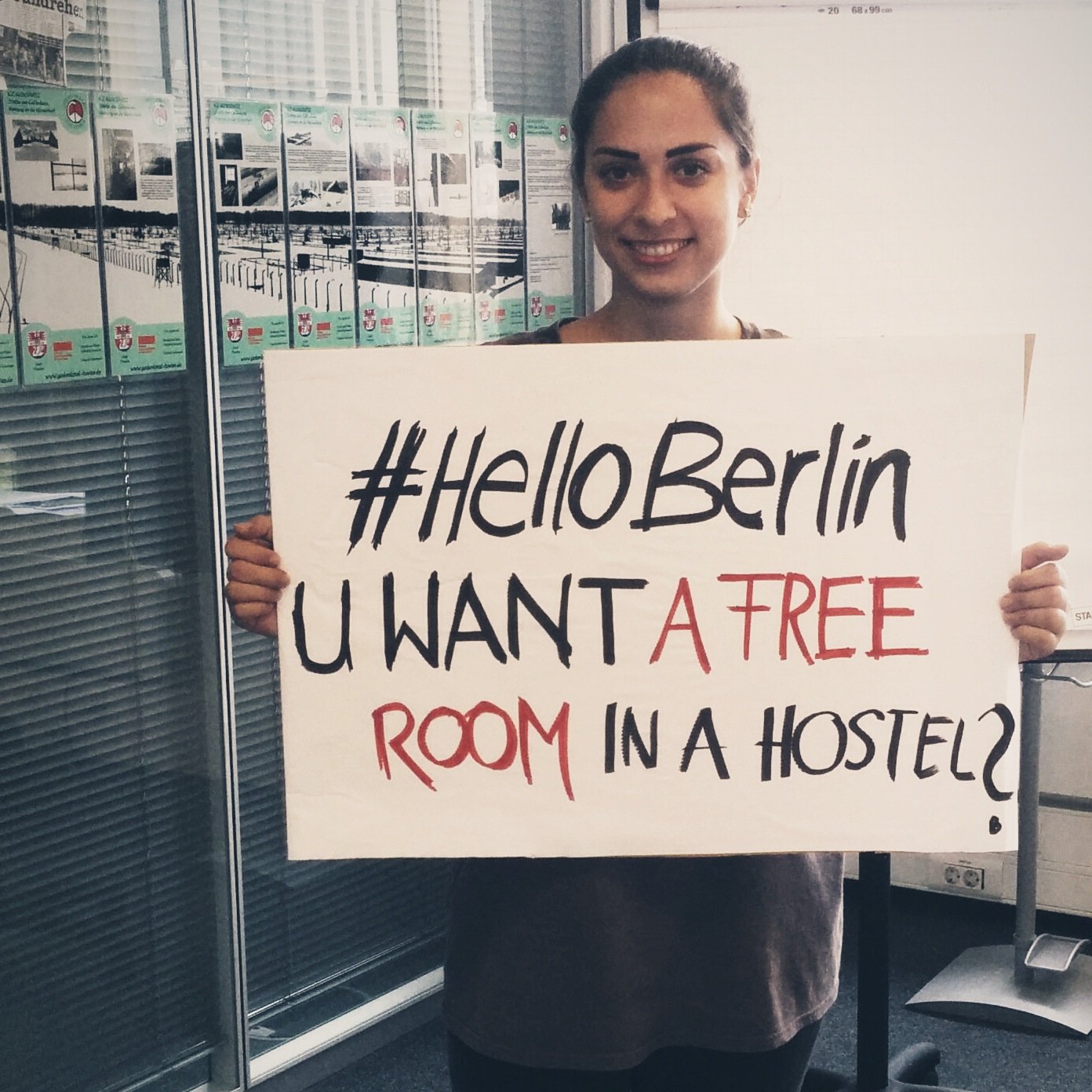 Backpacking, Berlin, #Hostel. Eine Multimedia-Reportage über zwei Reisende in einer neuen Stadt. Zu finden: auf @travelbook_de und unter http://t.co/Th3lY9FeYi