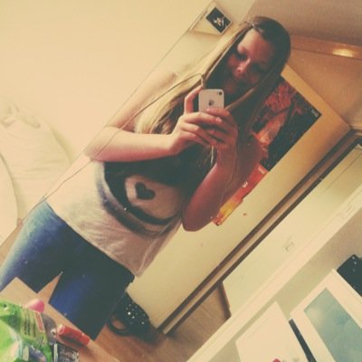 SKIFFA // DUTCH GIRL// GREEN EYES// BLONDINE OFZO IETS// INSTA @kelly070x //